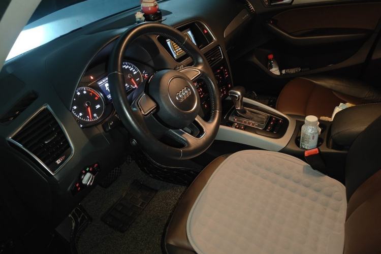 Used Audi Q5 2017 Plus 40 TFSI Ambition Model Left Front Seat
