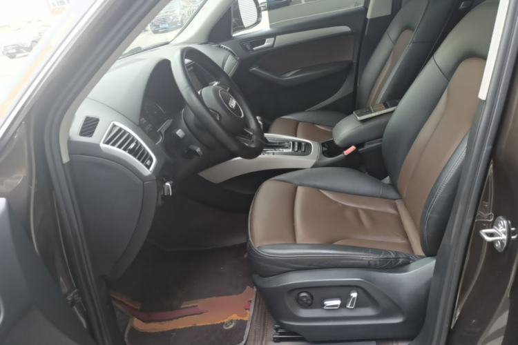 Used Audi Q5 2017 Plus 40 TFSI Ambition Model Left Front Seat