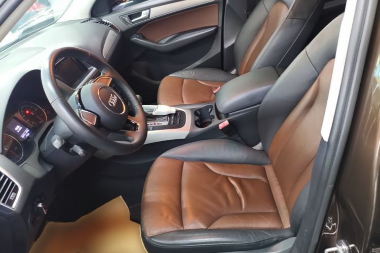 Used Audi Q5 2017 Plus 40 TFSI Ambition Model Left Front Seat