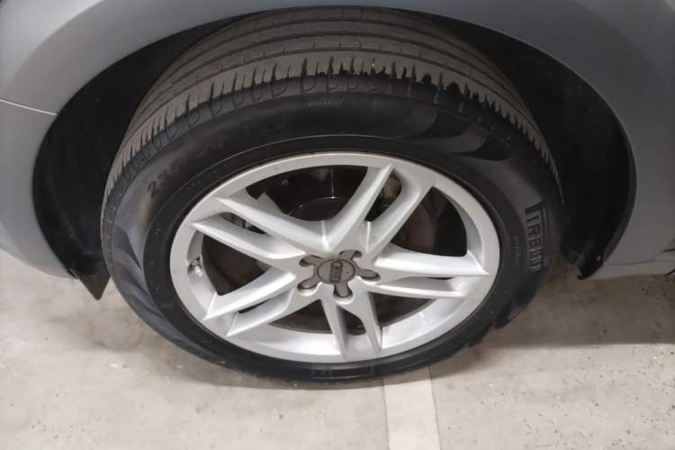 Used Audi Q5 2017 Plus 40 TFSI Technology Model Left Front Wheel Hub