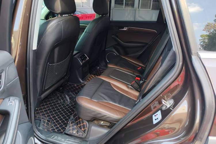 Used Audi Q5 2017 Plus 40 TFSI Comfort Model Left Rear Seat