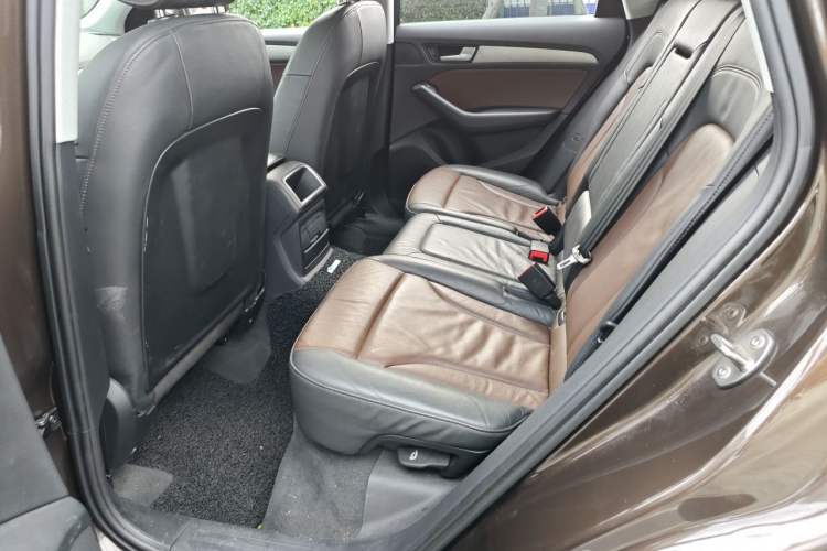 Used Audi Q5 2017 Plus 40 TFSI Ambition Model Left Rear Seat