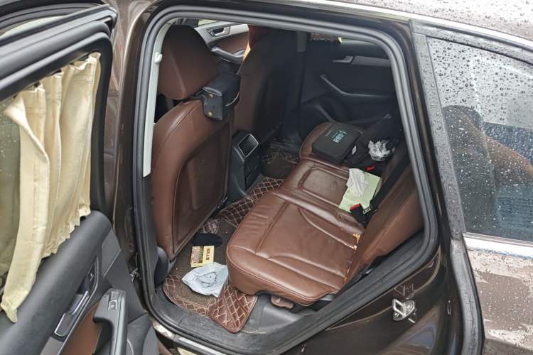 Used Audi Q5 2017 40 TFSI Ambition Edition Left Rear Seat