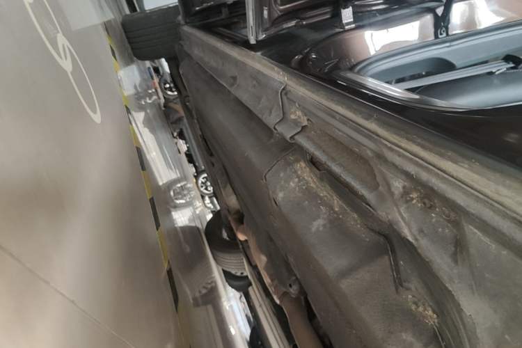 Used Audi Q5 2017 Plus 40 TFSI Technology Model Left Side Sill