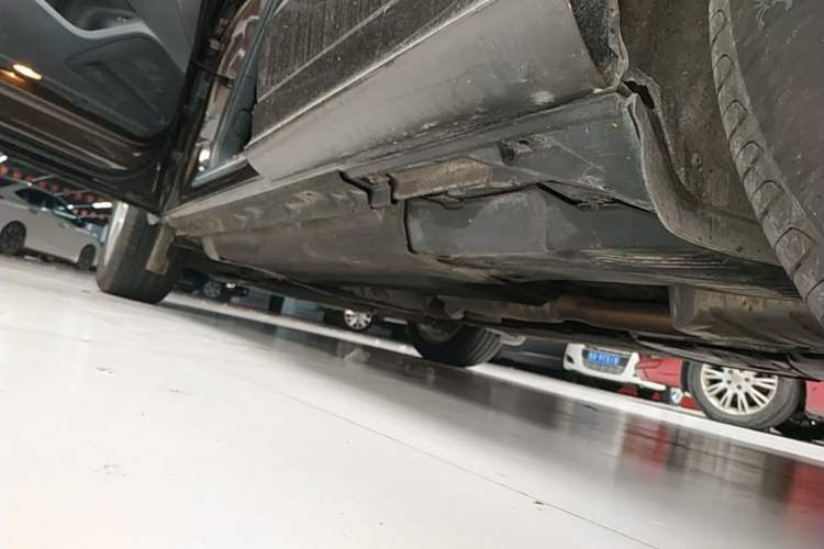 Used Audi Q5 2017 Plus 40 TFSI Ambition Model Left Side Sill
