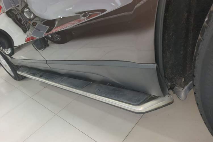 Used Audi Q5 2017 40 TFSI Ambition Edition Left Side Sill