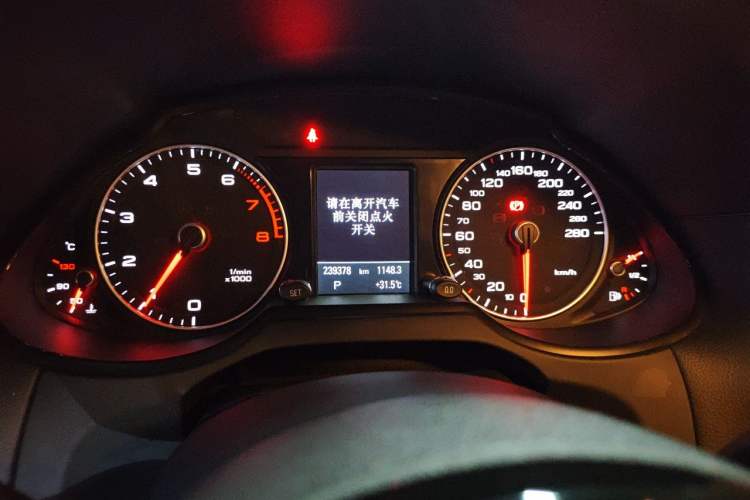 Used Audi Q5 2017 40 TFSI Technology Edition Odometer Close Up