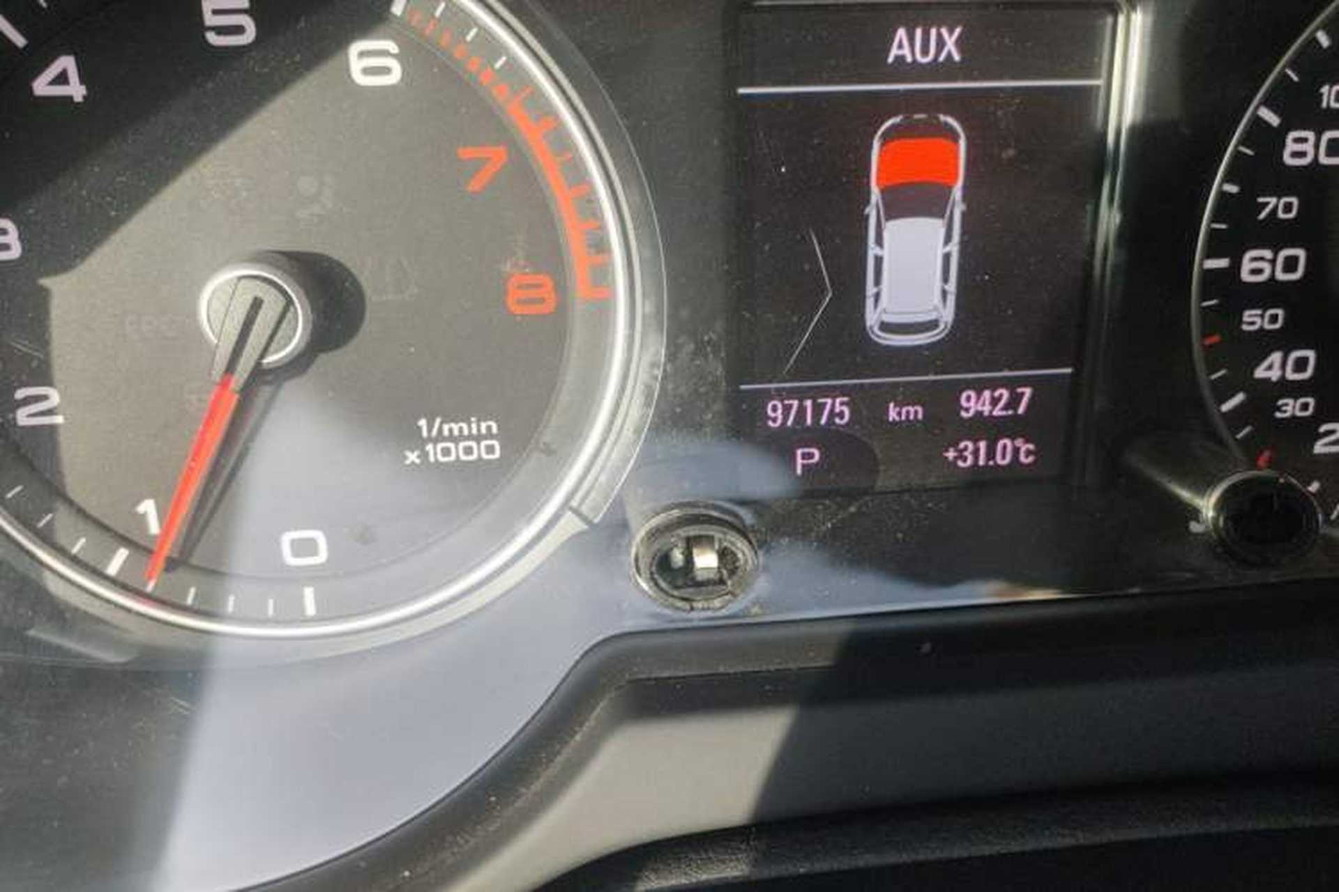 Used Audi Q5 2017 40 TFSI Technology Edition Odometer Close Up