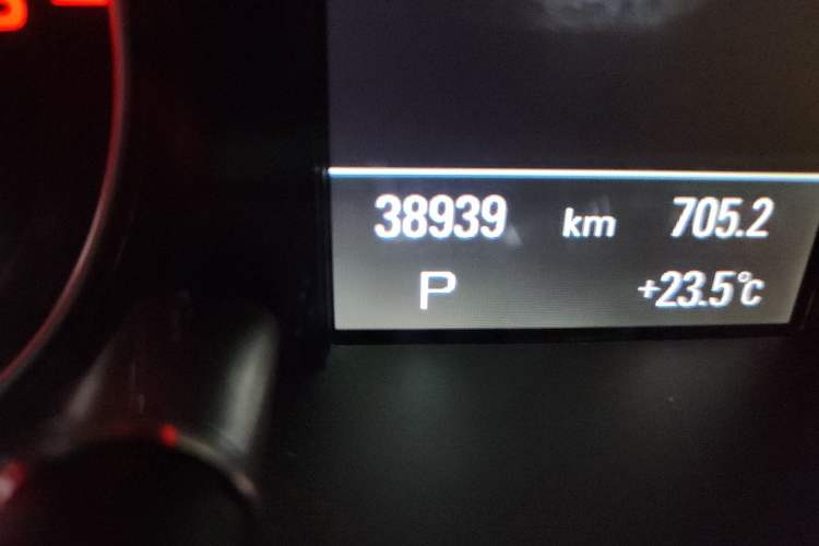 Used Audi Q5 2017 40 TFSI Technology Edition Odometer Close Up