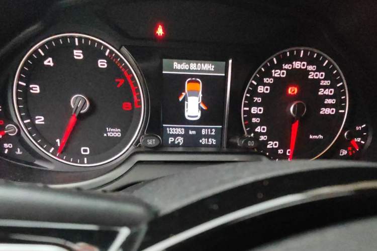 Used Audi Q5 2017 Plus 40 TFSI Technology Model Odometer Close Up
