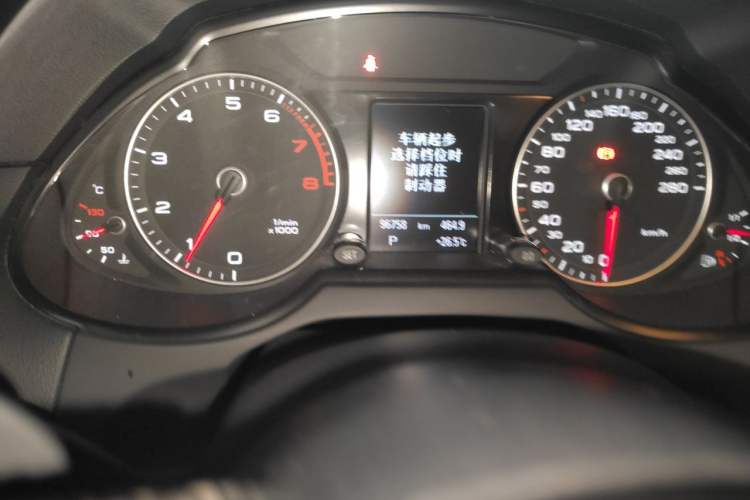 Used Audi Q5 2017 40 TFSI Technology Edition Odometer Close Up