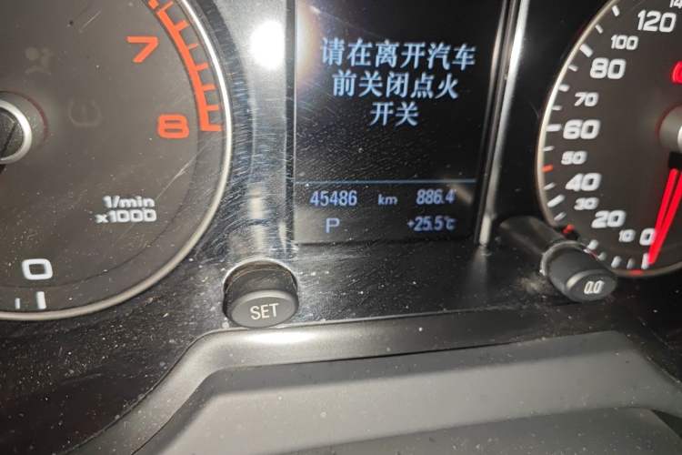 Used Audi Q5 2017 40 TFSI Technology Edition Odometer Close Up