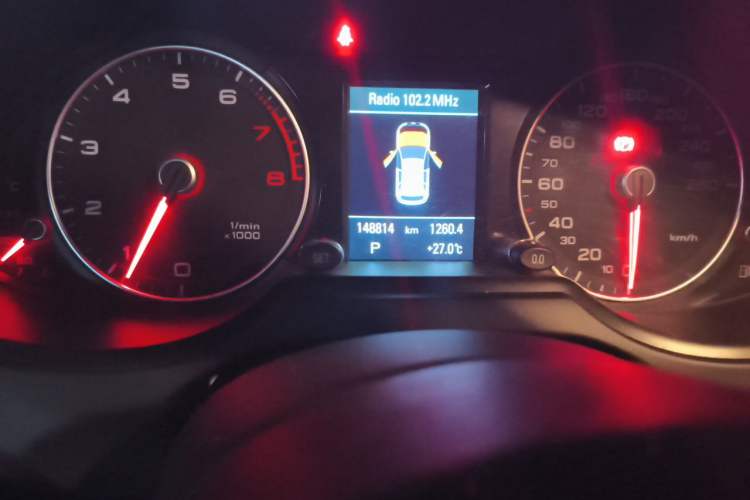 Used Audi Q5 2017 Plus 40 TFSI Technology Model Odometer Close Up