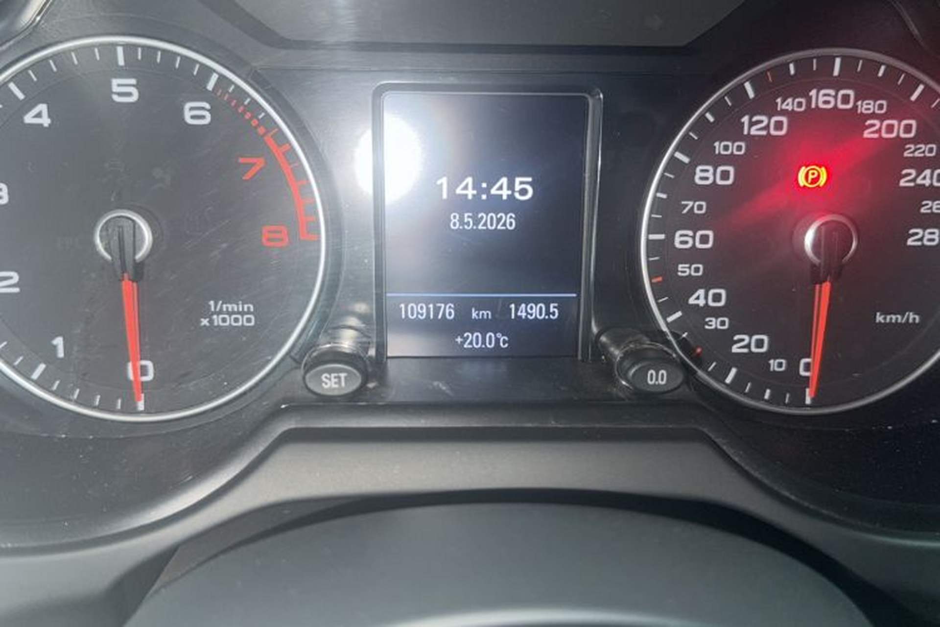 Used Audi Q5 2017 Plus 40 TFSI Technology Model Odometer Close Up
