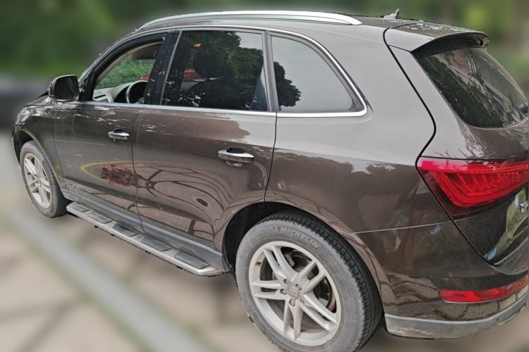 Used Audi Q5 2017 40 TFSI Comfort Model Rear Left 45 Deg