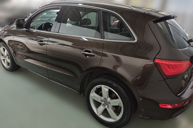 Used Audi Q5 2017 Plus 40 TFSI Ambition Model Rear Left 45 Deg