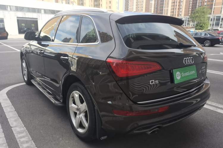 Used Audi Q5 2017 Plus 40 TFSI Ambition Model Rear Left 45 Deg