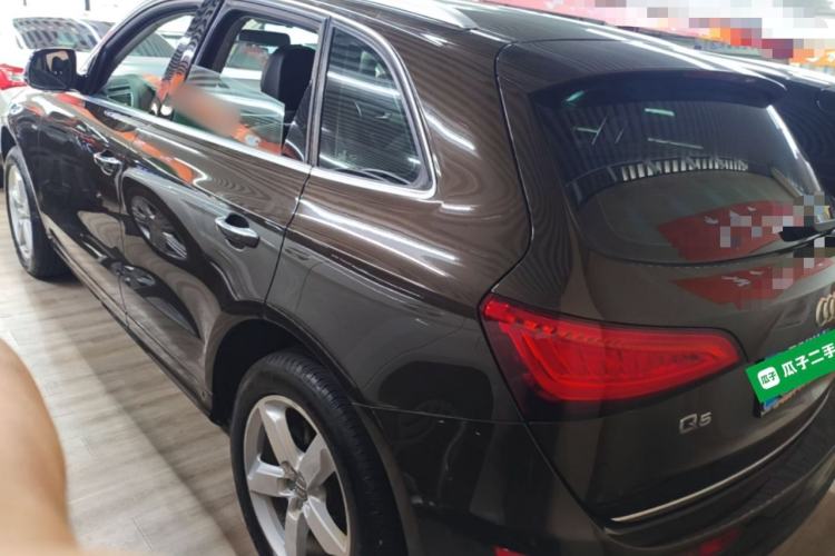 Used Audi Q5 2017 Plus 40 TFSI Ambition Model Rear Left 45 Deg