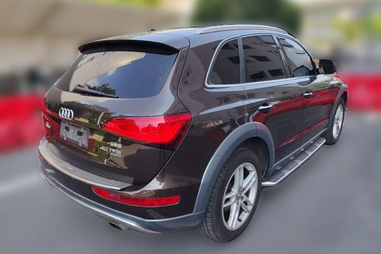 Used Audi Q5 2017 Plus 40 TFSI Comfort Model Rear Right 45 Deg