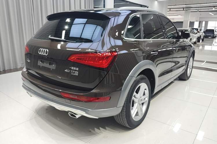Used Audi Q5 2017 Plus 40 TFSI Technology Model Rear Right 45 Deg
