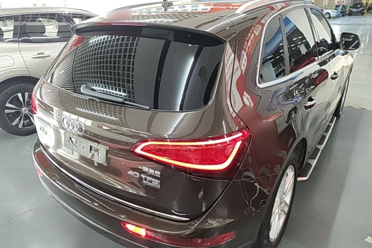 Used Audi Q5 2017 40 TFSI Comfort Model Rear Right 45 Deg