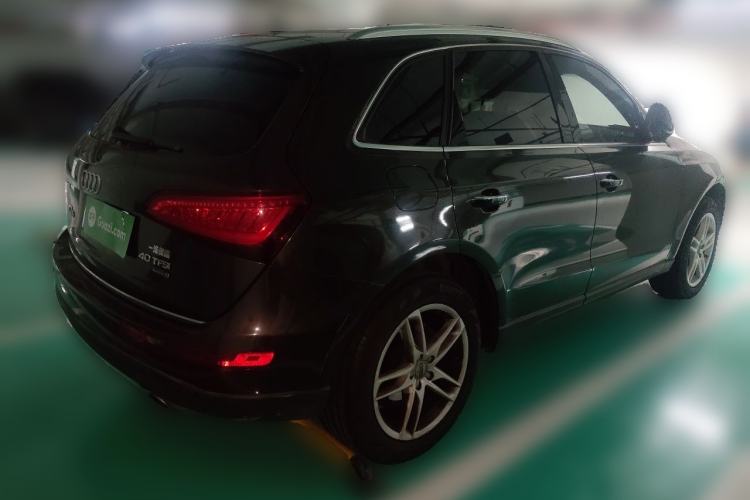 Used Audi Q5 2017 40 TFSI Comfort Model Rear Right 45 Deg