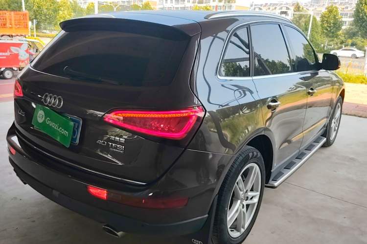 Used Audi Q5 2017 40 TFSI Technology Edition Rear Right 45 Deg