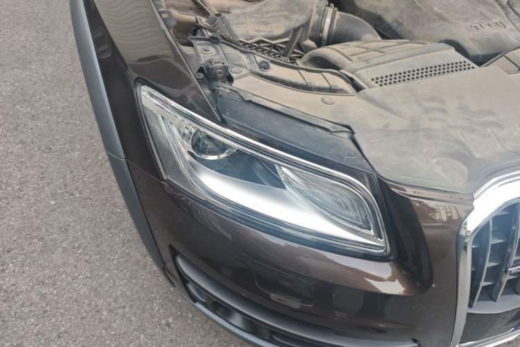Used Audi Q5 2017 Plus 40 TFSI Technology Model Right Front Headlight