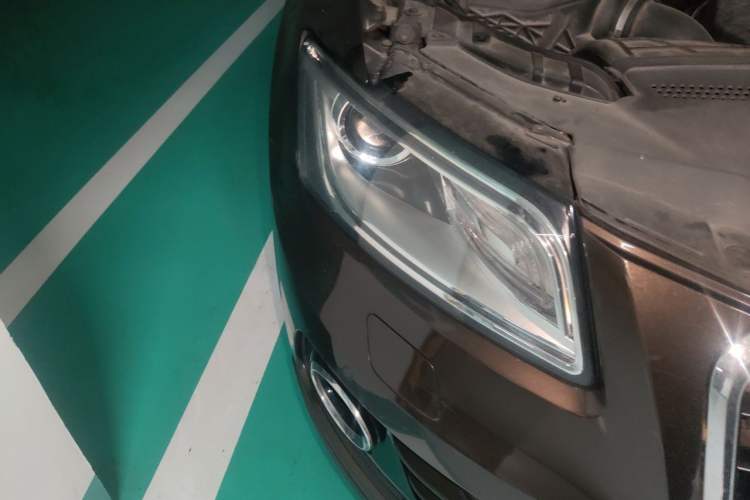 Used Audi Q5 2017 40 TFSI Comfort Model Right Front Headlight