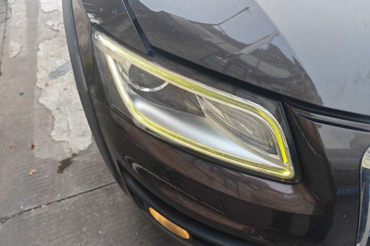 Used Audi Q5 2017 Plus 40 TFSI Technology Model Right Front Headlight
