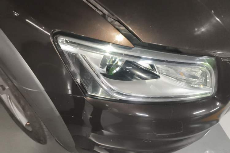 Used Audi Q5 2017 Plus 40 TFSI Technology Model Right Front Headlight