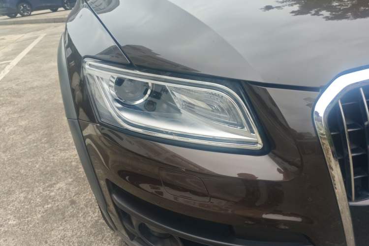 Used Audi Q5 2017 Plus 40 TFSI Technology Model Right Front Headlight