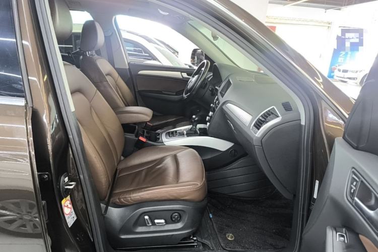 Used Audi Q5 2017 40 TFSI Technology Edition Right Front Seat