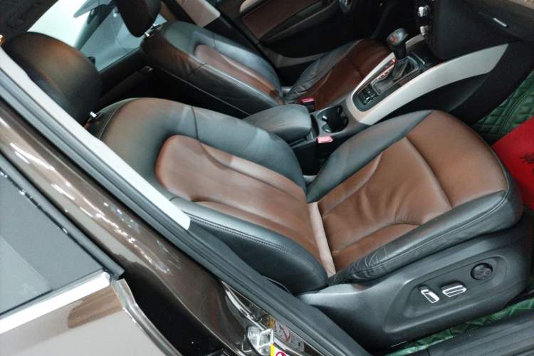 Used Audi Q5 2017 40 TFSI Ambition Edition Right Front Seat