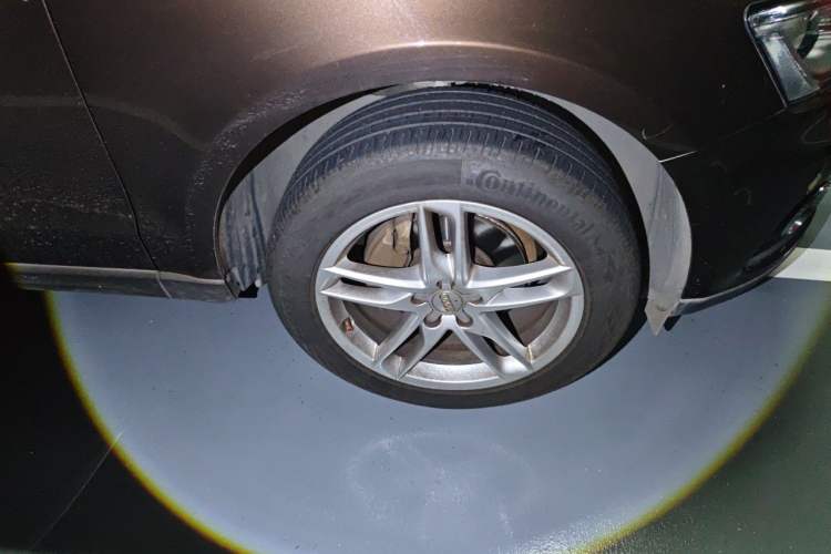 Used Audi Q5 2017 40 TFSI Technology Edition Right Front Wheel Hub