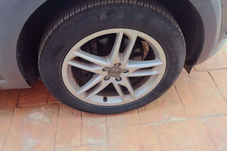 Used Audi Q5 2017 Plus 40 TFSI Technology Model Right Front Wheel Hub