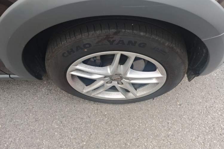 Used Audi Q5 2017 Plus 40 TFSI Technology Model Right Front Wheel Hub