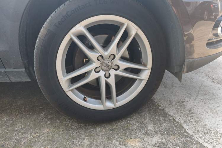 Used Audi Q5 2017 40 TFSI Technology Edition Right Front Wheel Hub