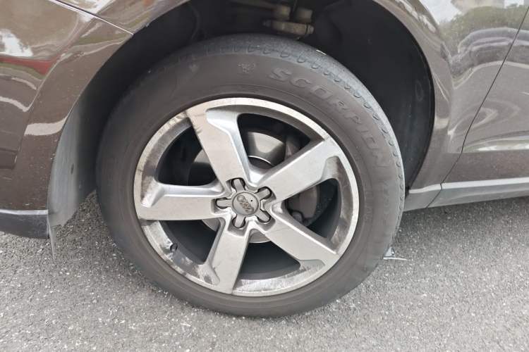 Used Audi Q5 2017 Plus 40 TFSI Ambition Model Right Front Wheel Hub