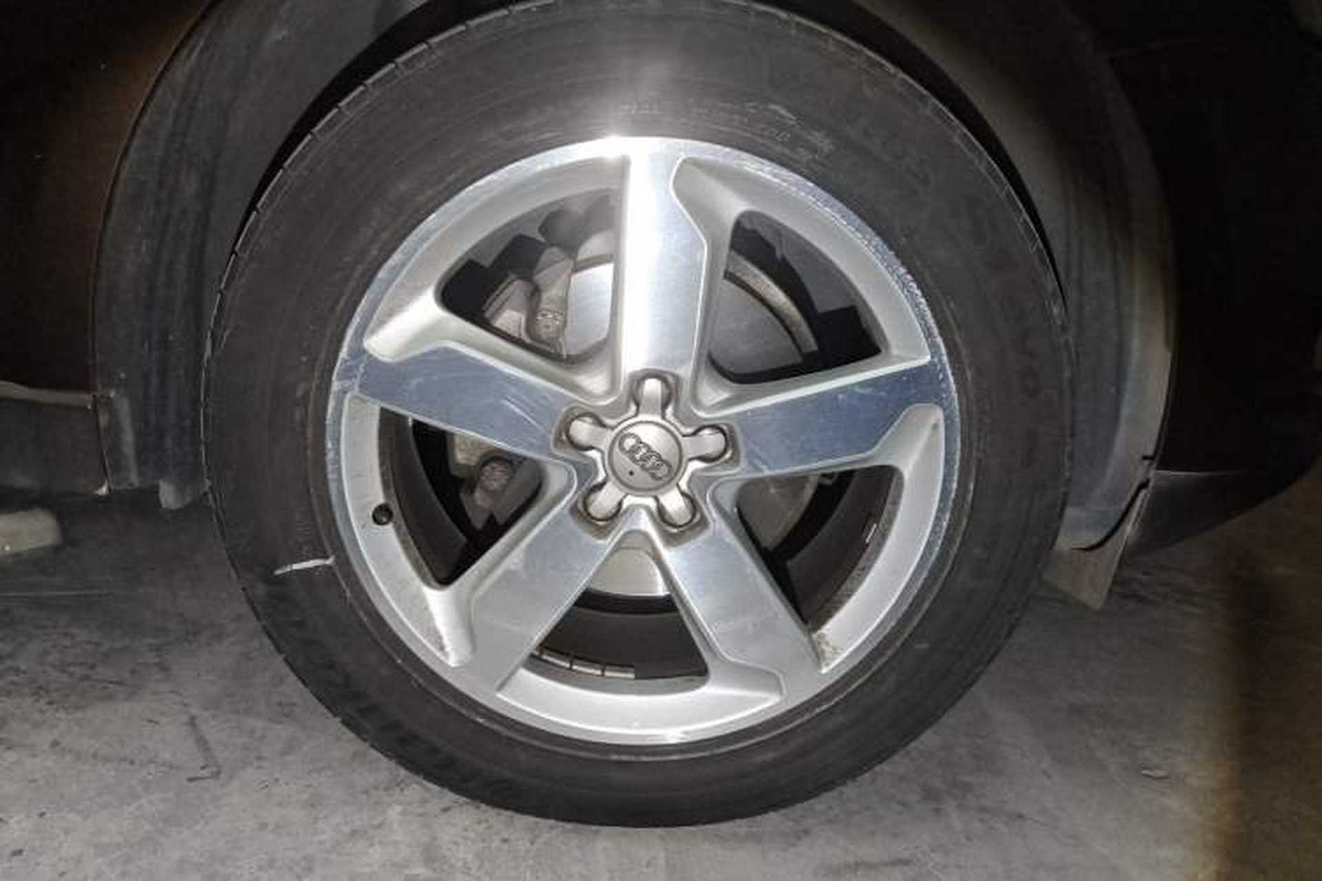 Used Audi Q5 2017 40 TFSI Ambition Edition Right Front Wheel Hub