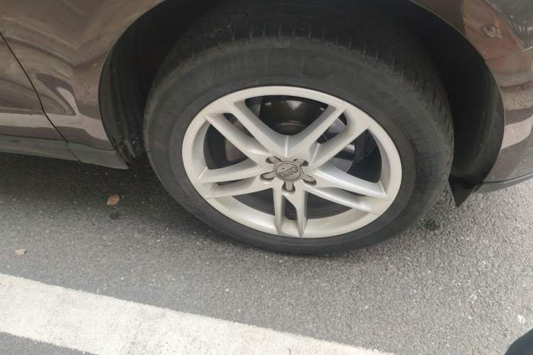 Used Audi Q5 2017 40 TFSI Technology Edition Right Front Wheel Hub