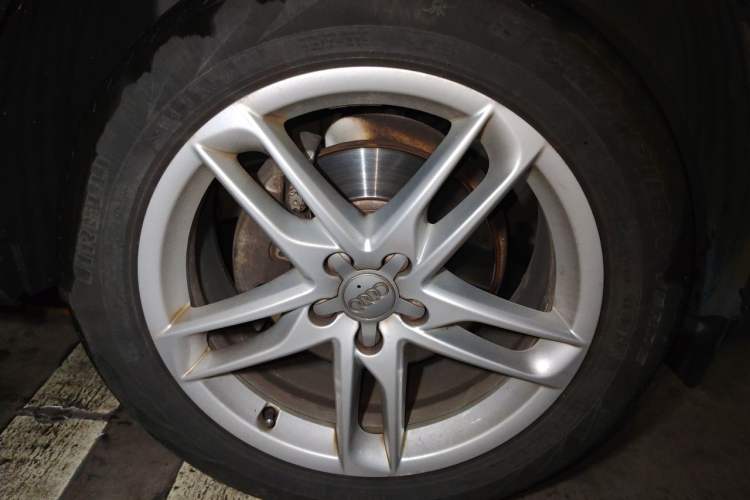 Used Audi Q5 2017 Plus 40 TFSI Technology Model Right Front Wheel Hub