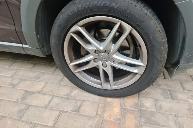 Used Audi Q5 2017 Plus 40 TFSI Technology Model Right Front Wheel Hub