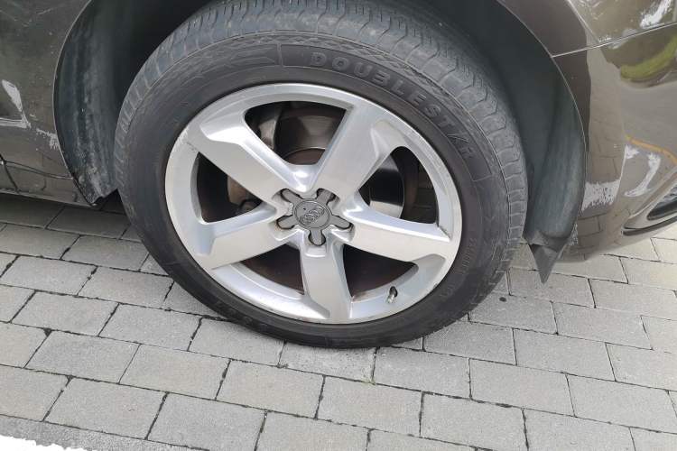 Used Audi Q5 2017 40 TFSI Ambition Edition Right Front Wheel Hub