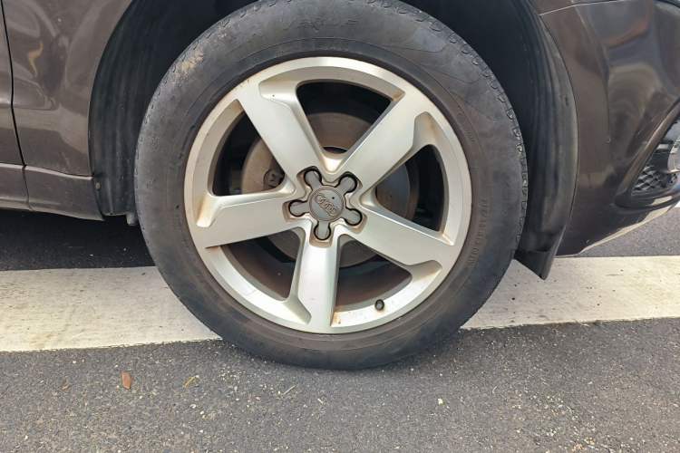 Used Audi Q5 2017 Plus 40 TFSI Ambition Model Right Front Wheel Hub