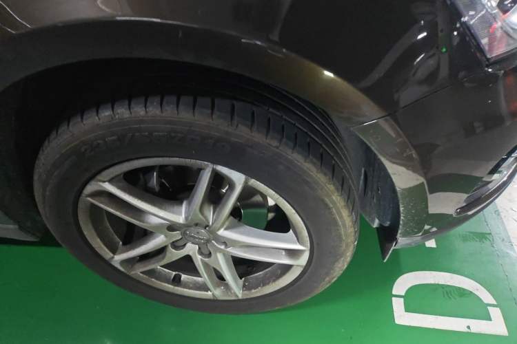 Used Audi Q5 2017 40 TFSI Technology Edition Right Front Wheel Hub