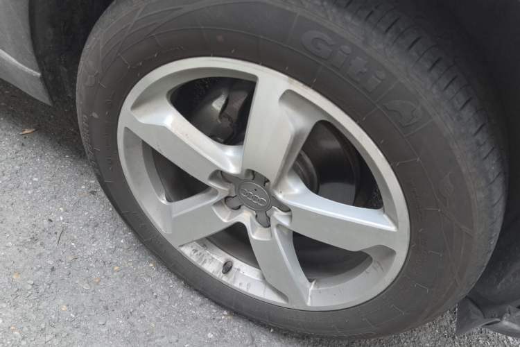 Used Audi Q5 2017 Plus 40 TFSI Ambition Model Right Front Wheel Hub
