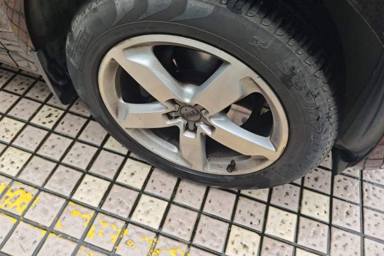 Used Audi Q5 2017 Plus 40 TFSI Ambition Model Right Front Wheel Hub