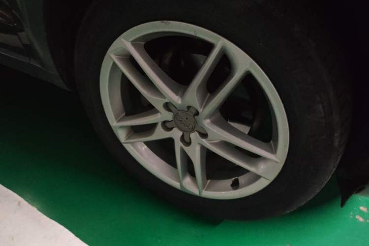 Used Audi Q5 2017 Plus 40 TFSI Technology Model Right Front Wheel Hub