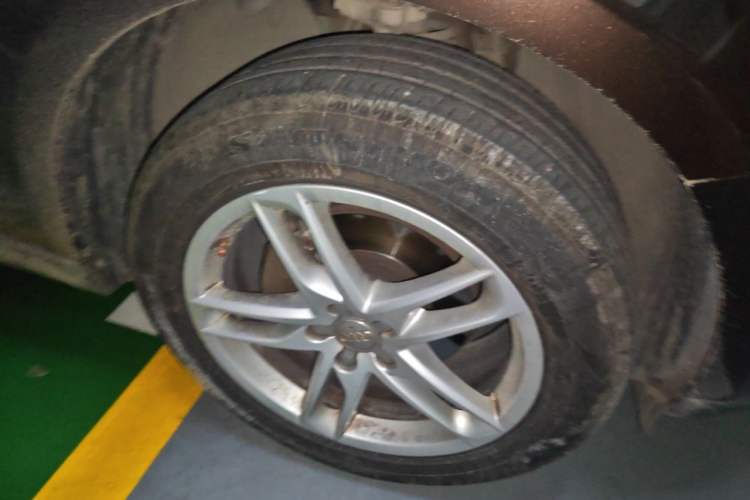 Used Audi Q5 2017 40 TFSI Technology Edition Right Front Wheel Hub